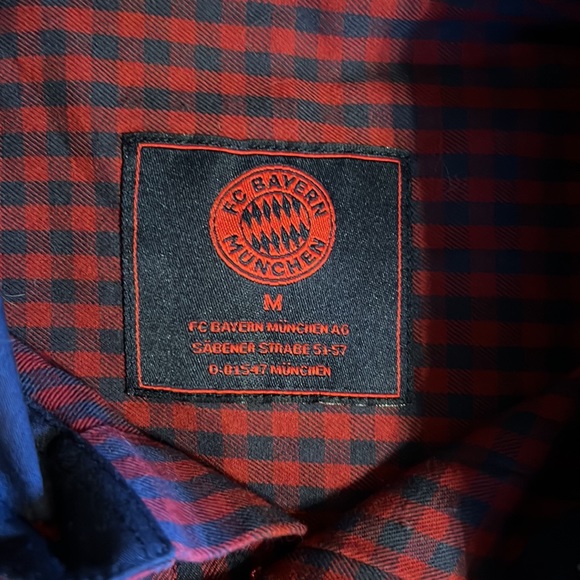 FC Bayern Munich Long Sleeve Button Up Shirt Europe Exclusive - Picture 5 of 7